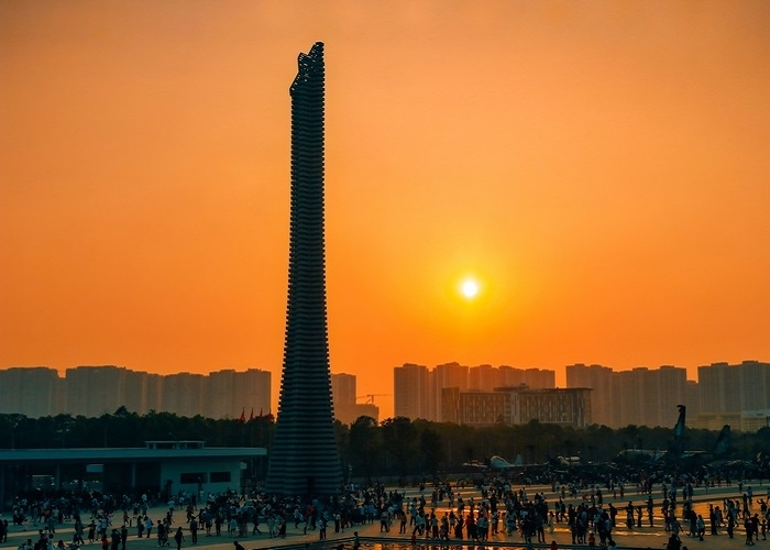 Vẻ đẹp huyền sử trong hoàng hôn của Bảo tàng Lịch sử Quân sự Việt Nam