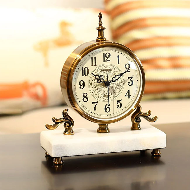  Tất cả các loại công cụ đo thời gian đều được gọi là đồng hồ.