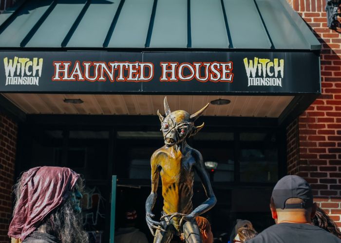 Trải nghiệm lễ hội Halloween tại Salem Mỹ với 'tour ma' độc đáo