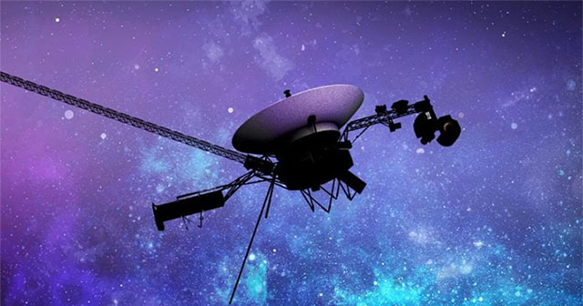 Từ bên ngoài Hệ Mặt trời, tàu Voyager 1 vẫn gửi dữ liệu về Trái đất