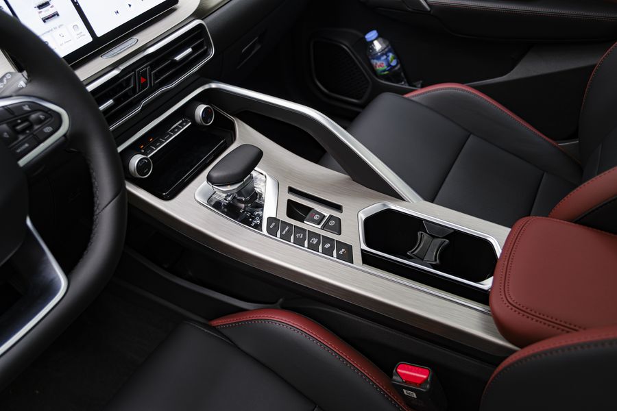 Trải nghiệm tân binh Geely Coolray: Hà Nội - Ba Vì với tay lái của “những bà nội trợ”