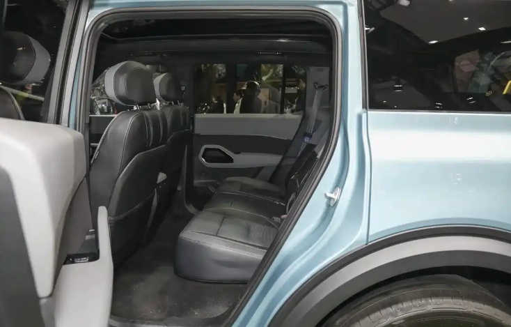 Ford Bronco Basecamp ra mắt: Mẫu SUV pha trộn giữa off-road và công nghệ