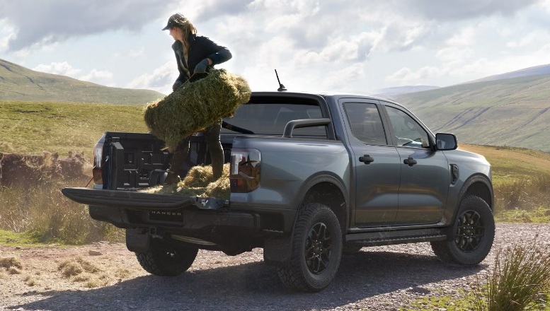 Ford Ranger 2026 ra mắt: Bổ sung bản off-road, loại bỏ máy dầu Bi-Turbo