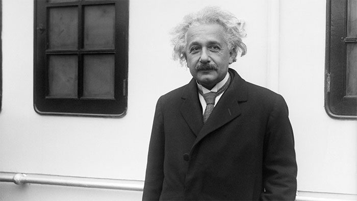 albert-einstein-1 Nhà khoa học Albert Einstein năm 1947.
