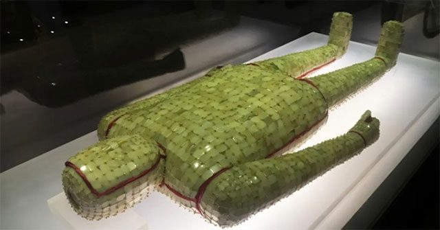 Tại sao vua chúa Trung Quốc cổ đại dùng áo quan ngọc bích?