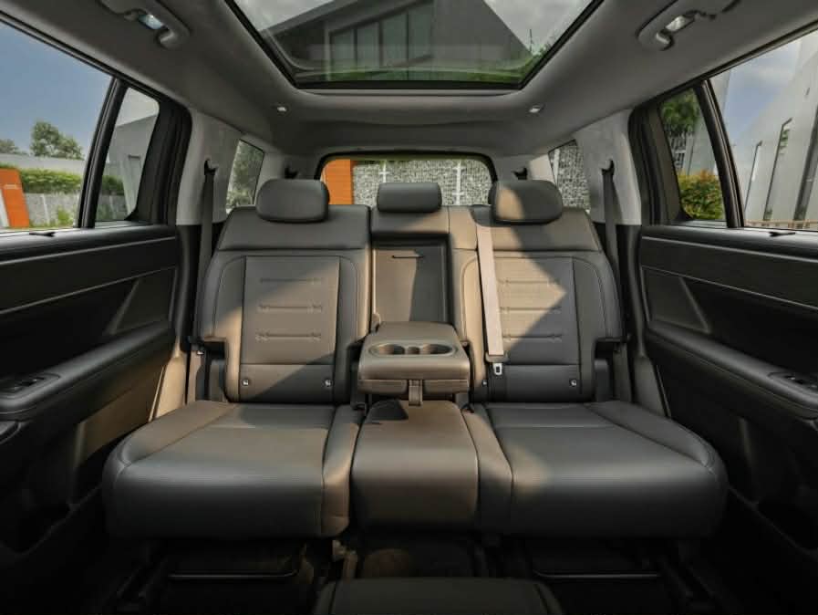 Hyundai Santa Fe Hybrid ra mắt thị trường Việt Nam, giá 1,369 tỷ đồng