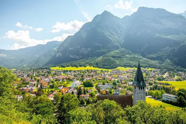 dat-nuoc-liechtenstein Vương quốc tí hon nằm giữa châu Âu: Nơi giàu nhất thế giới nhưng rất ít người biết tên!