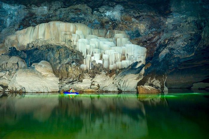 Tham Kong Lo là một trong những hang động đẹp nhất châu Á nằm ở Lào