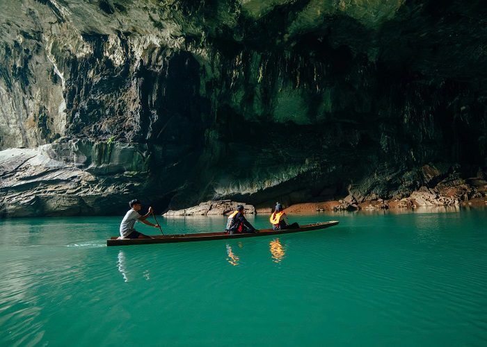 Hang Xe Bang Fai Lào: Điểm đến kỳ vỹ chẳng kém gì hang Sơn Đoòng Việt Nam