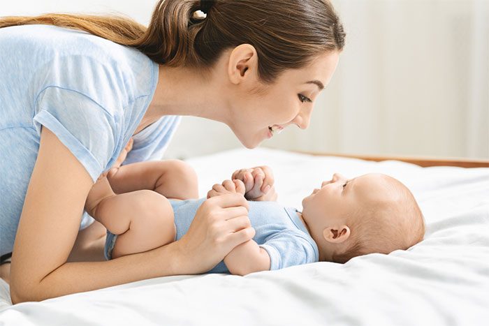 Có ai chưa từng nói chuyện với trẻ nhỏ bằng nhưng âm thanh kỳ cục không nhỉ?