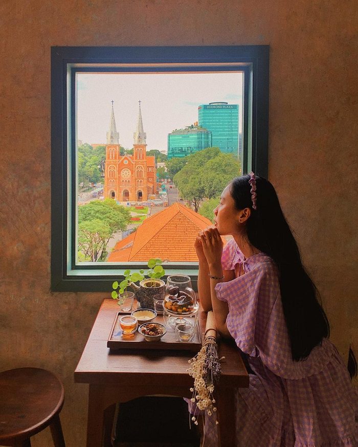 Quán cafe view Nhà thờ Đức Bà Sài Gòn đang gây sốt