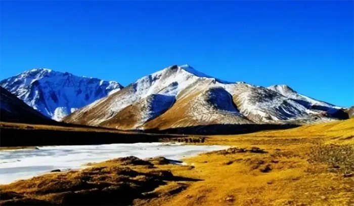thanh-pho-nagqu Nagqu là một thành phố với động vật hoang dã, đồng cỏ bát ngát ở Tây Tạng, Trung Quốc.