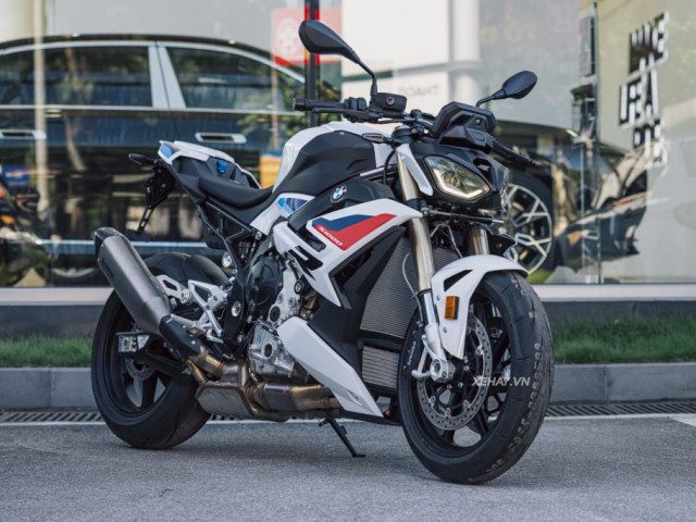 Cận cảnh BMW S 1000 R 2026: "Quái thú đường phố" giá 779 triệu đồng tại Việt Nam