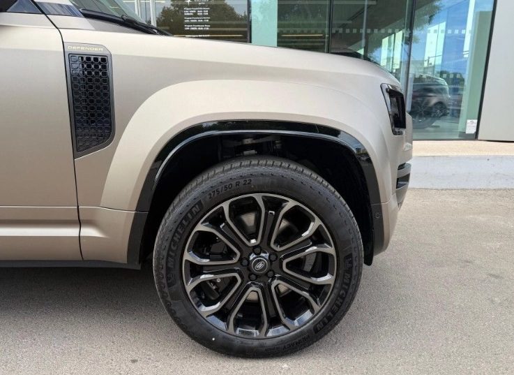 xehay_denfender20ocda_151225_16 Land Rover Defender OCTA lộ diện tại Viêt Nam, đối đầu Mercedes-AMG G 63