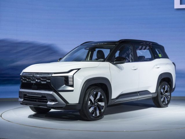 Mitsubishi Destinator chính thức ra mắt Việt Nam: SUV 7 chỗ giá từ 780 triệu đồng