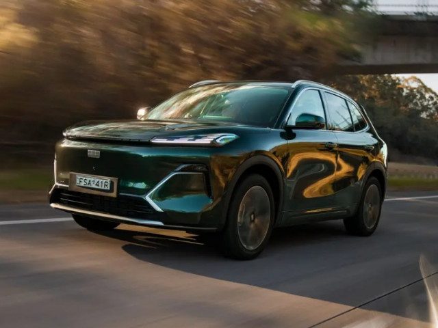 Geely EX5 PHEV sẽ về Việt Nam vào 2026