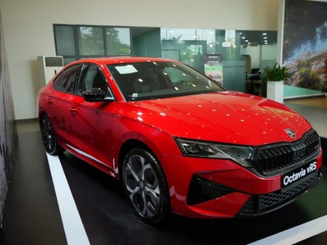 Skoda Octavia vRS bất ngờ xuất hiện tại đại lý: Giá dự kiến khoảng 1,5 tỷ đồng