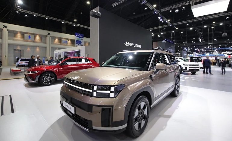 Hyundai Santa Fe Hybrid 2026 "made in Việt Nam" ra mắt Đông Nam Á
