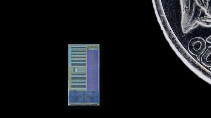 Một điều khác biệt của con chip này với các nỗ lực trước đây là sự xuất hiện của nguồn phát tia laser. Một điều khác biệt của con chip này với các nỗ lực trước đây là sự xuất hiện của nguồn phát tia laser.
