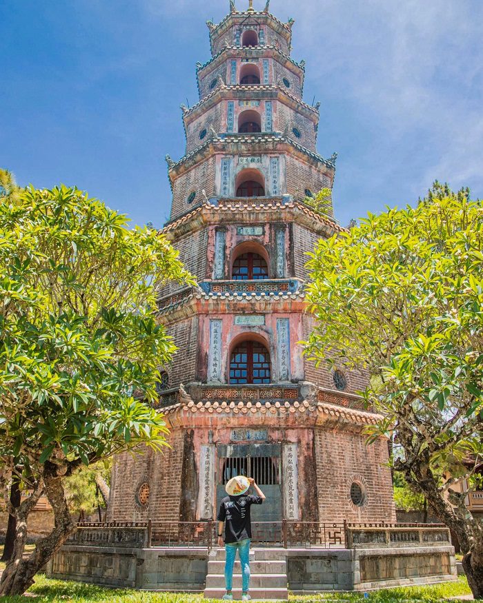 Chùa Thiên Mụ lâu đời là địa điểm du xuân ở Huế