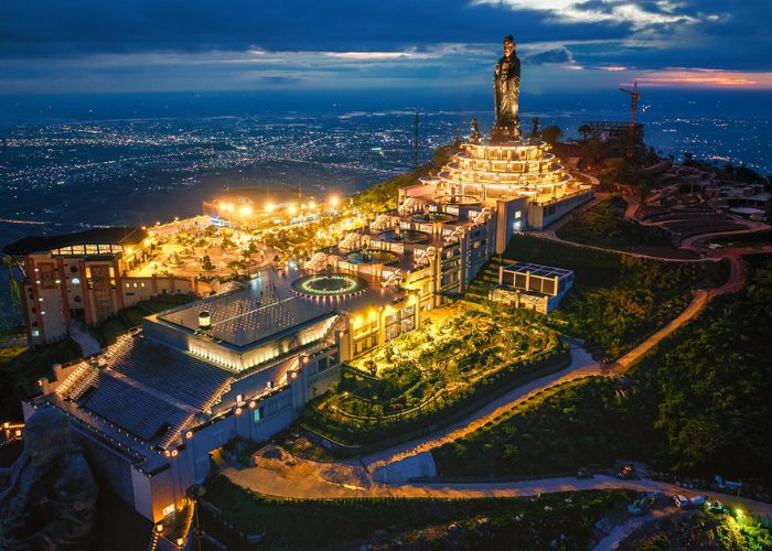 Cập nhật chi tiết giá vé cáp treo Núi Bà Đen 2026 mới nhất