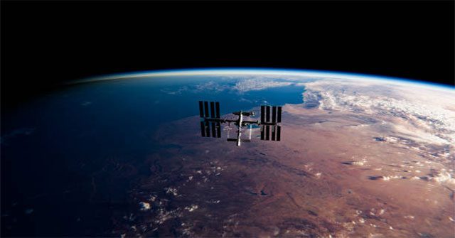 Bị đe dọa bất ngờ, tàu Nga phải khai hỏa "cứu" trạm ISS