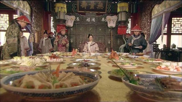 Vì sao Từ Hi Thái hậu mỗi ngày ăn 20 quả trứng nhưng đầu bếp phải chuẩn bị tới 500 quả?