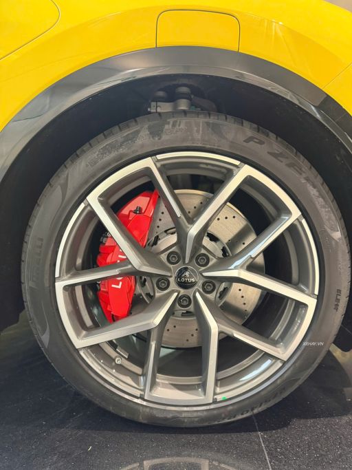 xehay_lotuss20eletra_140126_9 Thực tế Lotus Eletre: SUV hiệu năng cao mạnh gần 1.000 mã lực chuẩn bị ra mắt Việt Nam