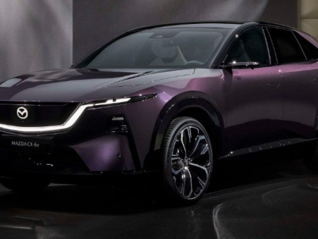 Mazda CX-6e chào sân quốc tế: SUV điện mang DNA thể thao, chạy được 484 km/sạc