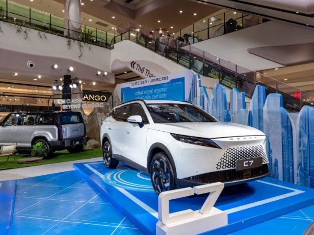 Omoda C7 mở đặt cọc tại Việt Nam: Giá dự kiến từ 839 triệu đồng, bảo hành động cơ tới 1 triệu km