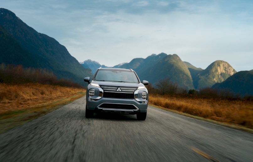 Mitsubishi Outlander PHEV 2026 trình làng: Cải tiến loạt trang bị, giá tăng nhẹ