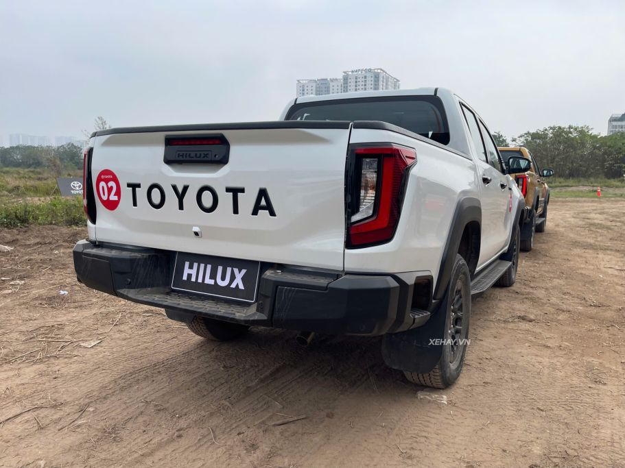 xehay_toyota20hilux202026_290126_11 Toyota Hilux thế hệ mới ra mắt Việt Nam: "Lột xác" thiết kế và công nghệ, giá từ 632 triệu đồng
