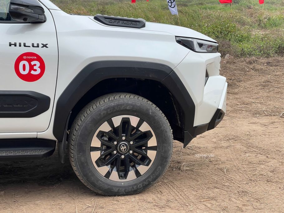 xehay_toyota20hilux202026_290126_15 Toyota Hilux thế hệ mới ra mắt Việt Nam: "Lột xác" thiết kế và công nghệ, giá từ 632 triệu đồng