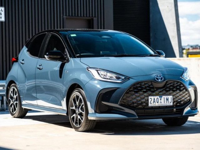 Toyota Yaris Hybrid 2026 lộ diện: Nâng cấp "màn hình khủng", quyết tâm công nghệ hóa khoang lái