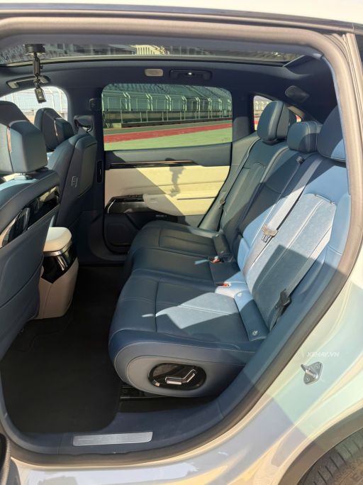 Cận cảnh Zeekr 7X chuẩn bị về Việt Nam: SUV điện cỡ D cạnh tranh trực tiếp VinFast VF 8