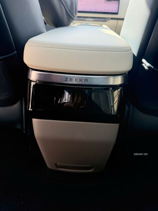 Cận cảnh Zeekr 7X chuẩn bị về Việt Nam: SUV điện cỡ D cạnh tranh trực tiếp VinFast VF 8