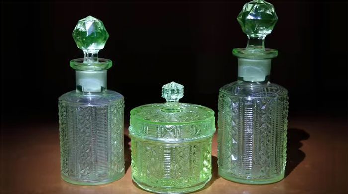 Đồ trang trí làm từ thủy tinh Vaseline