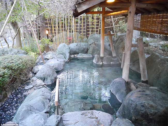 khach-san-nishiyama-onsen-keiunkan-8 Khách sạn giữ kỷ lục Guinness thế giới với hơn 1.300 năm tuổi, bước vào bên trong là không muốn về
