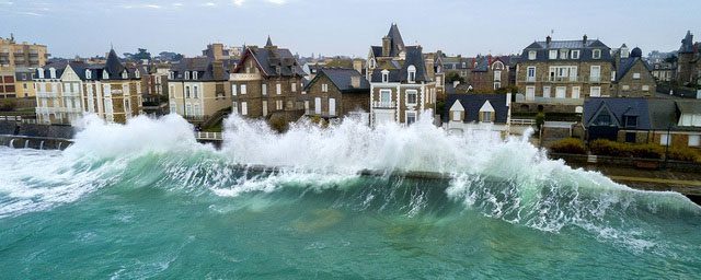 thi-tran-co-saint-malo Thị trấn cổ Saint Malo là nơi chứng kiến những đợt sóng triều cường mạnh nhất châu Âu