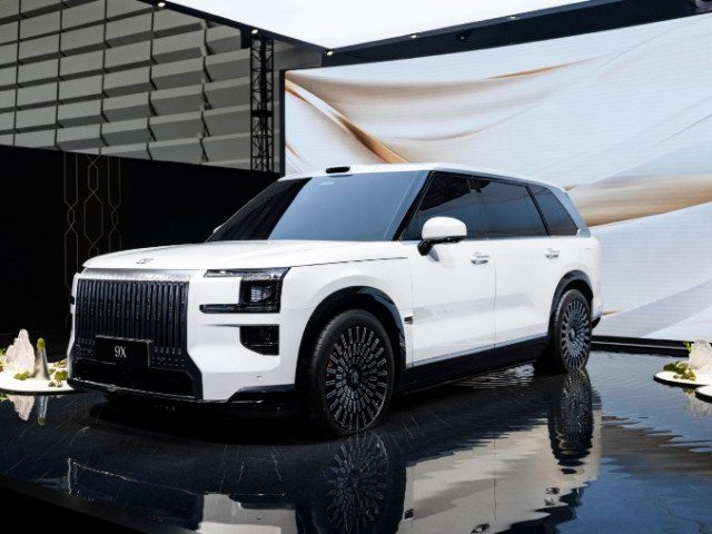 Zeekr 9X sắp đổ bộ Đông Nam Á: Siêu SUV mạnh 1.400 mã lực, "rộng cửa" về Việt Nam