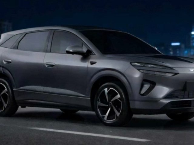 BYD Sealion 06 DM-i 2026 có thể chạy 220km mà không tốn một giọt xăng nào