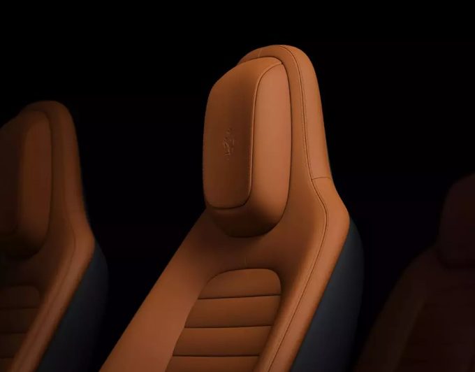 Ferrari Luce lộ diện nội thất viễn tưởng: Cuộc lột xác đầy mê hoặc từ cái bắt tay với "phù thủy" Apple