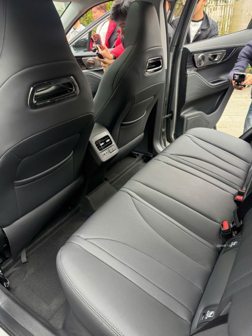 xehay_omoda20c520hev20vn_050226_12 Omoda C5 HEV cập bến Việt Nam: SUV cỡ B+ mạnh nhất phân khúc, sở hữu nhiều trang bị xịn sò