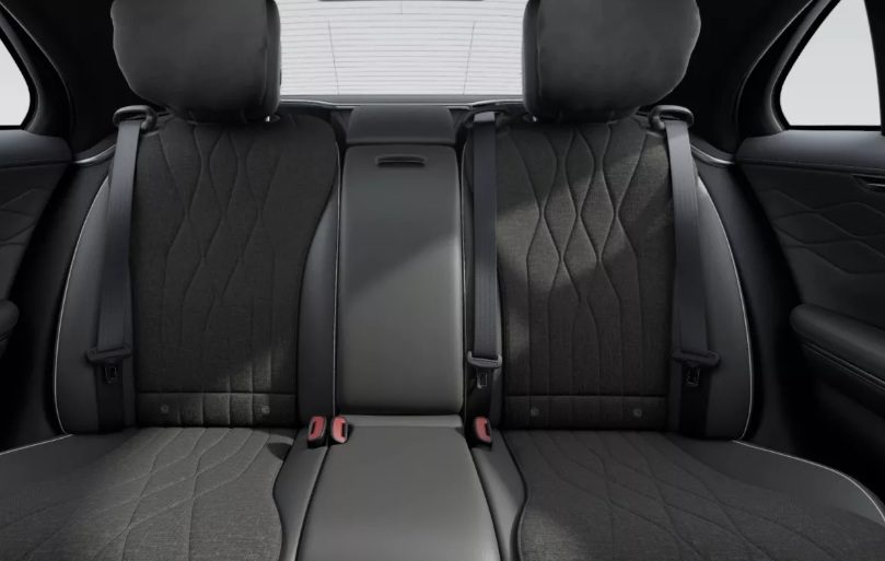Nghịch lý Mercedes S-Class 2026: Ghế nỉ bỗng thành hàng hiệu, giá đắt hơn cả nội thất da