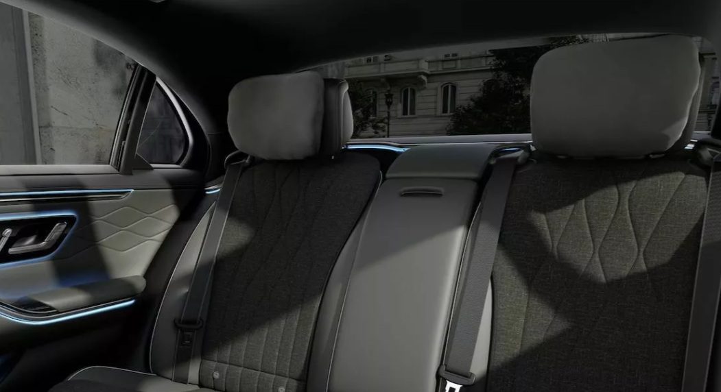 Nghịch lý Mercedes S-Class 2026: Ghế nỉ bỗng thành hàng hiệu, giá đắt hơn cả nội thất da