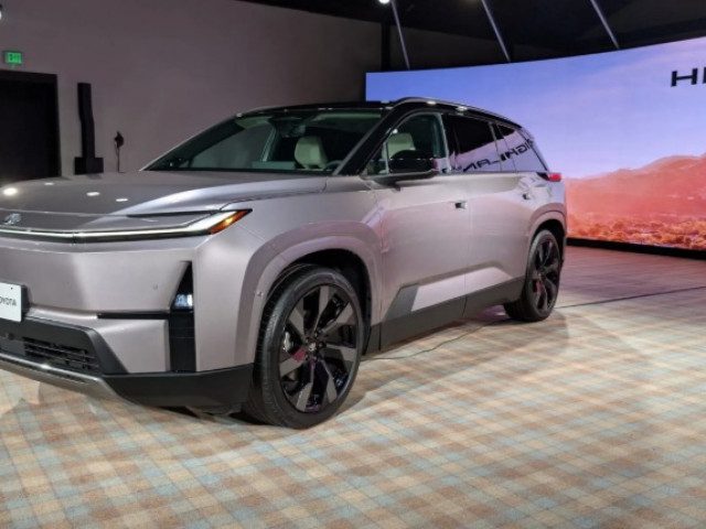 Toyota Highlander 2027 trình làng: SUV điện chạy được 515 km/sạc