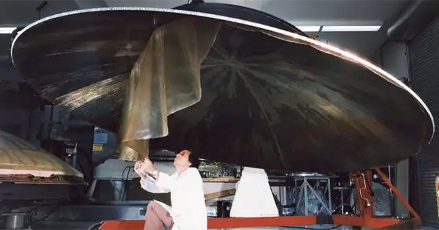 Các kỹ sư NASA đang phải tìm lại hướng dẫn sử dụng các đây 45 năm để khắc phục sự cố của tàu Voyager 1