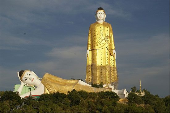 Choáng ngợp ngắm 7 bức tượng cao nhất thế giới