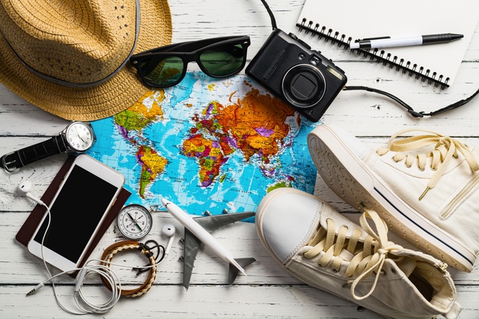 Chuẩn bị hành lý phù hợp với thời tiết ở Canada - Ảnh: Vntrip