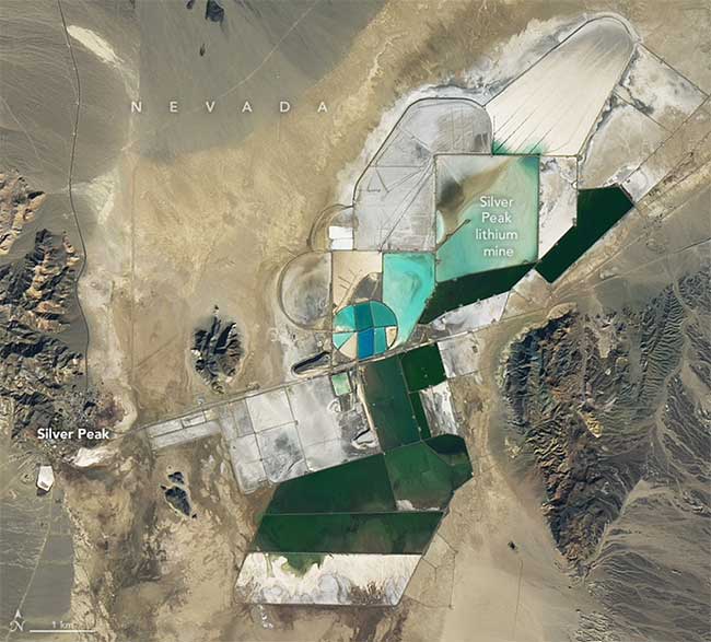 mo-lithium-silver-peak-1 Ảnh vệ tinh chụp ngày 2/1/2023 của NASA chụp mỏ Silver Peak ở bang Nevada, Mỹ.